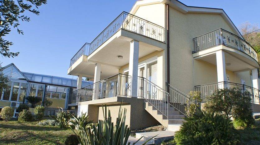 House with pool for sale in Kavac
